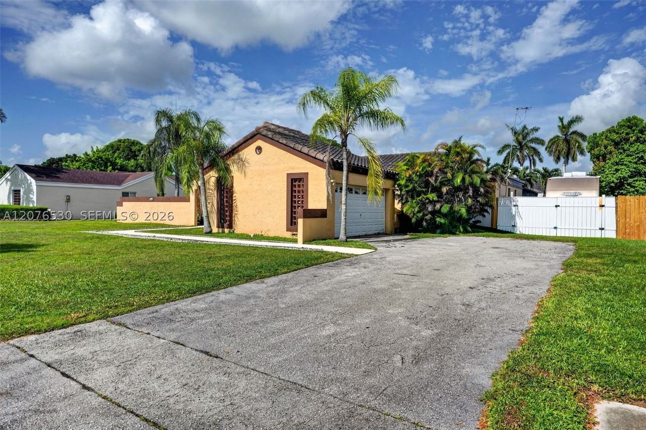 15660 Sw 152nd Pl - Photo 2 of 43