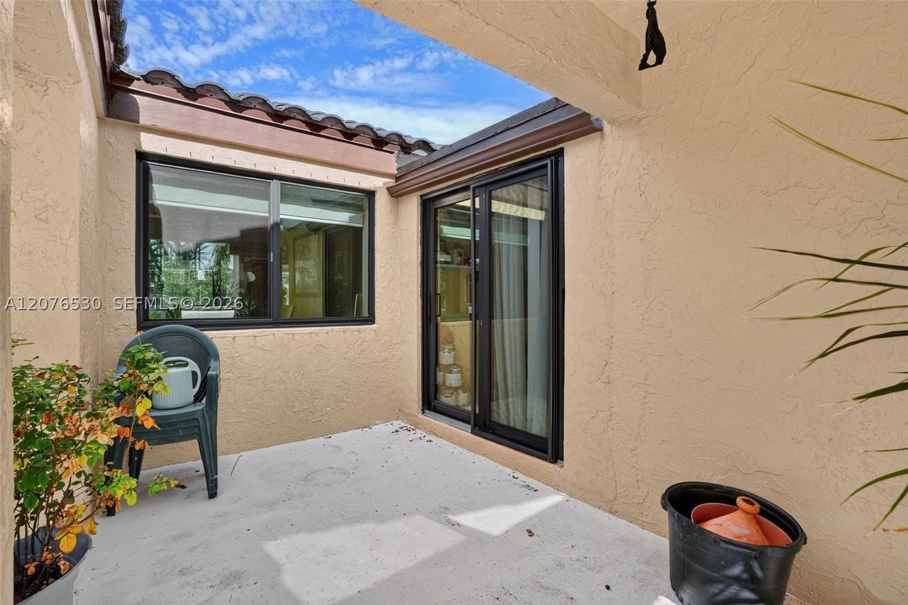 15660 Sw 152nd Pl - Photo 7 of 43
