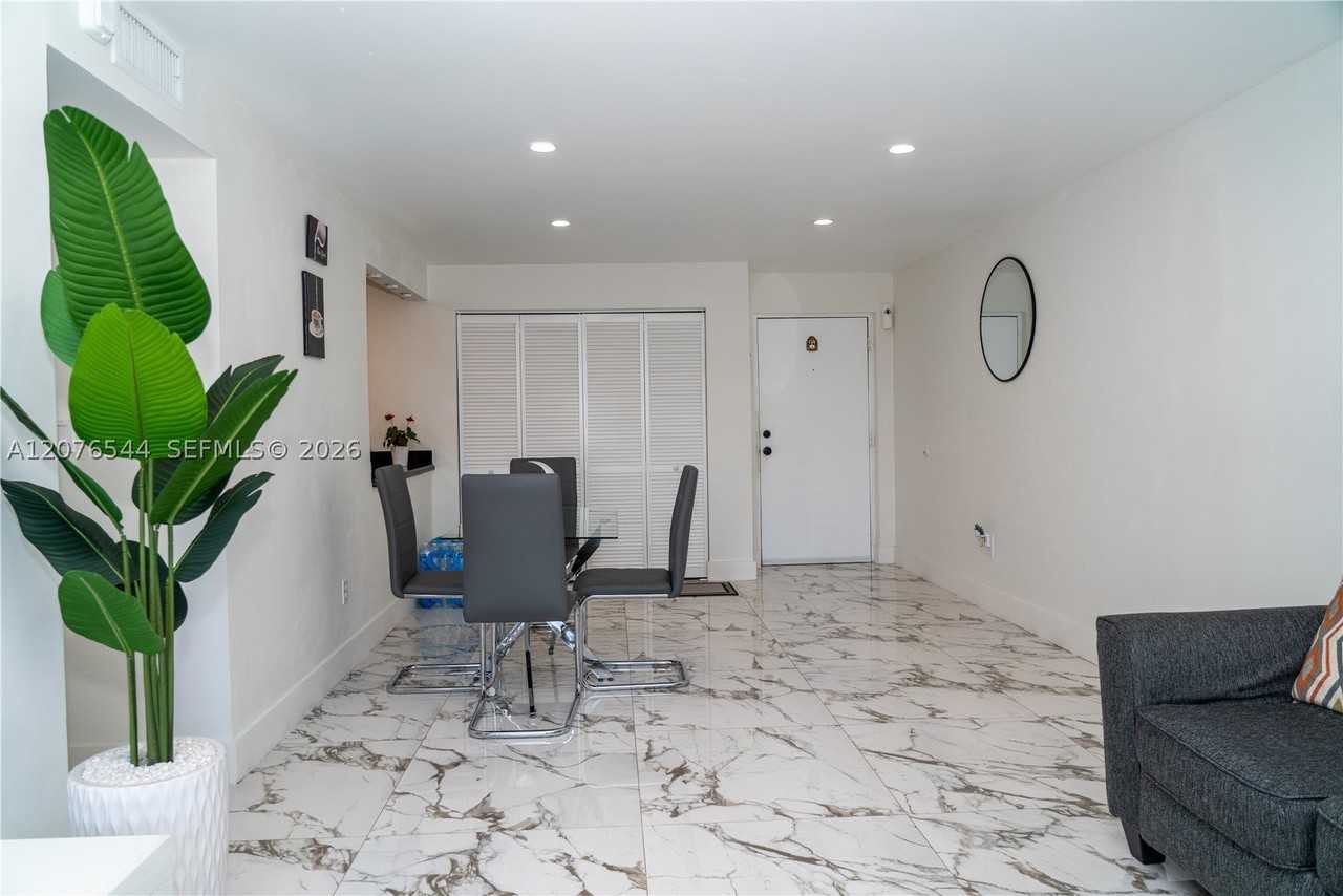854 Nw 87th Ave #405 - Photo 3 of 19