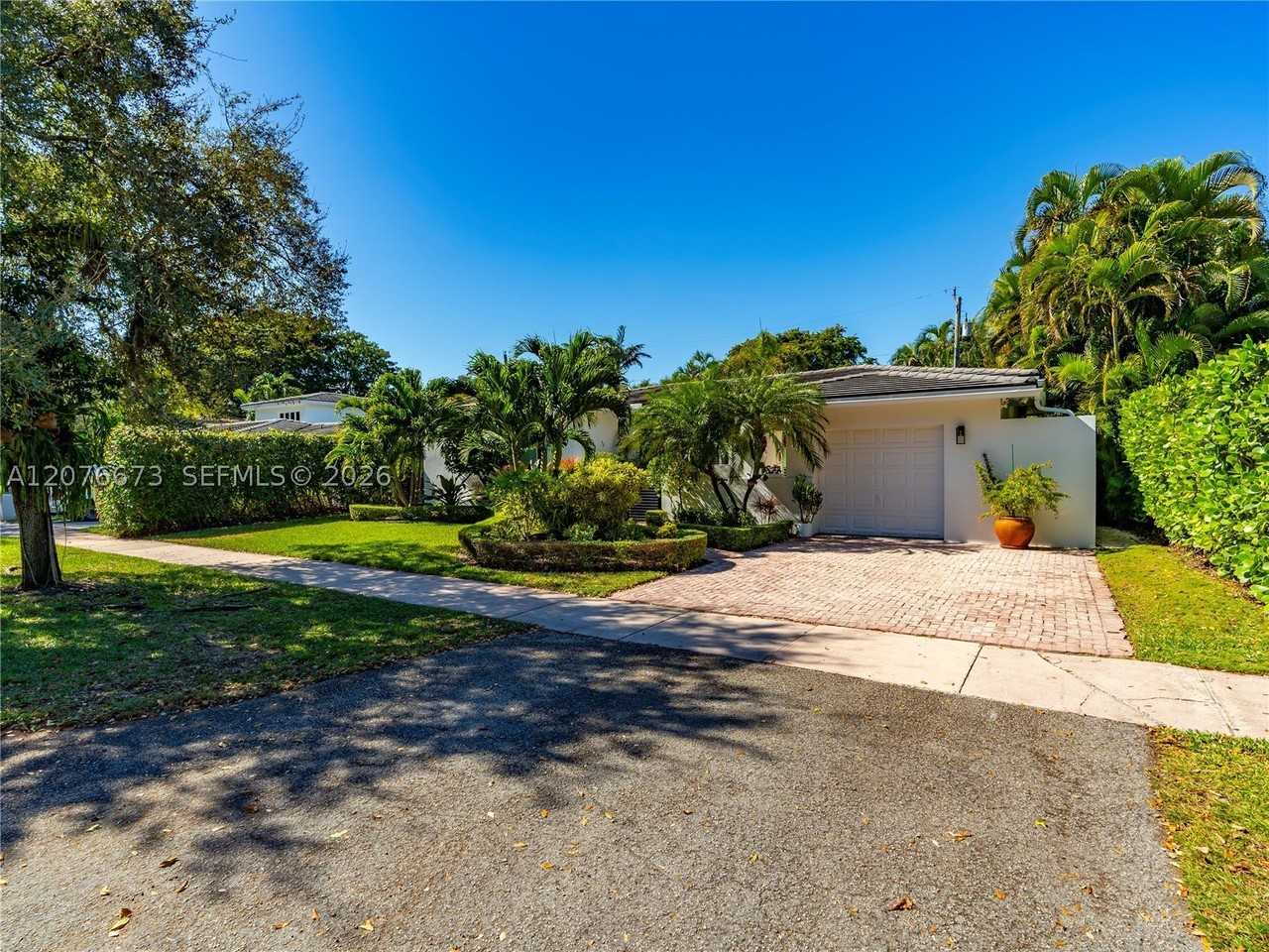 5510 San Vicente St - Photo 3 of 27