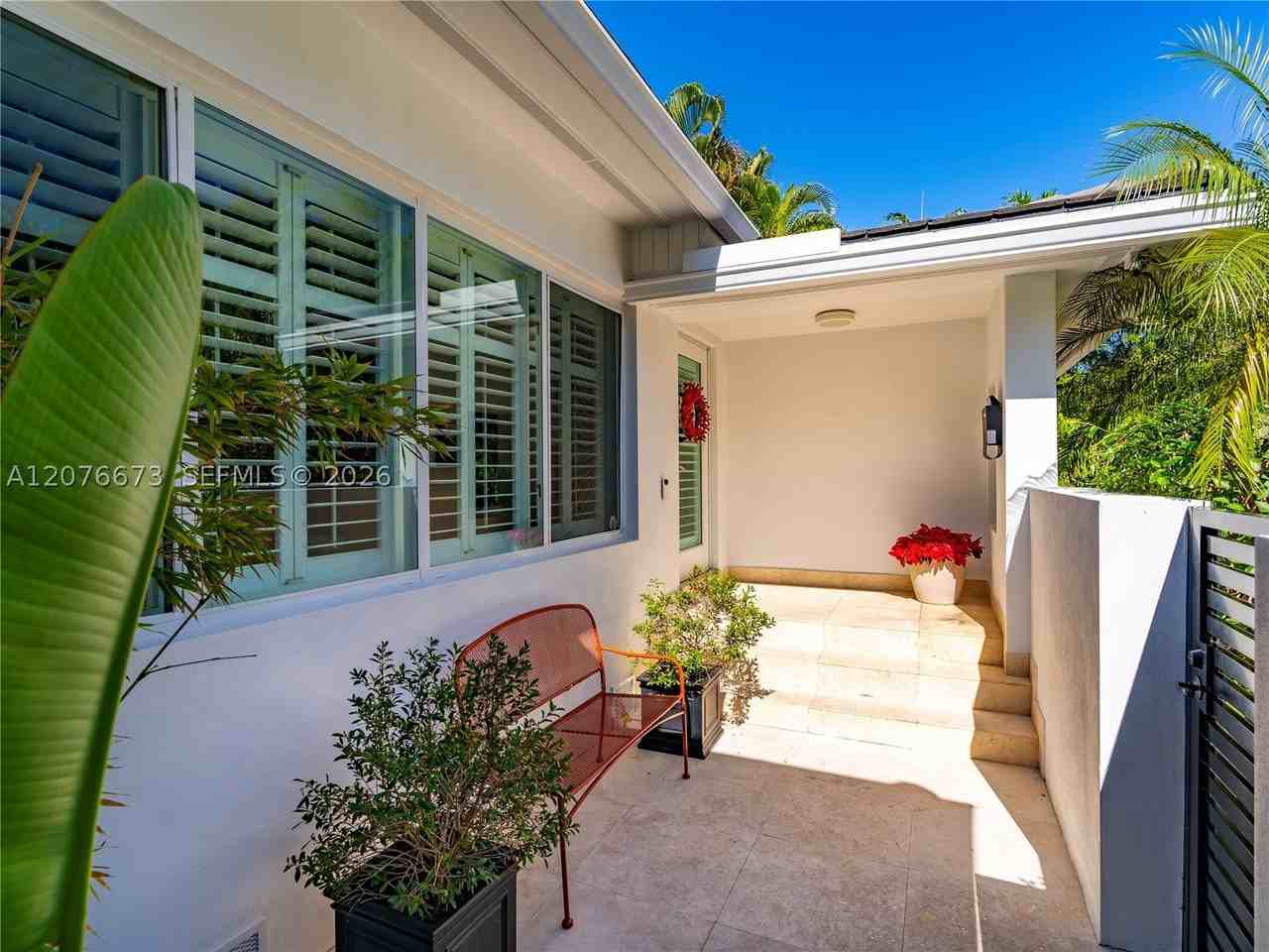 5510 San Vicente St - Photo 4 of 27