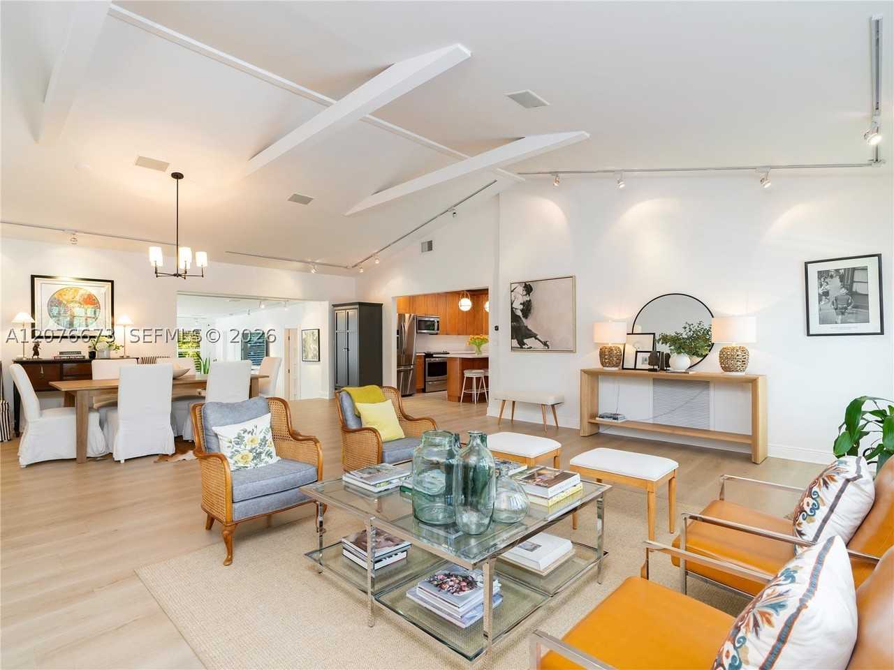 5510 San Vicente St - Photo 5 of 27