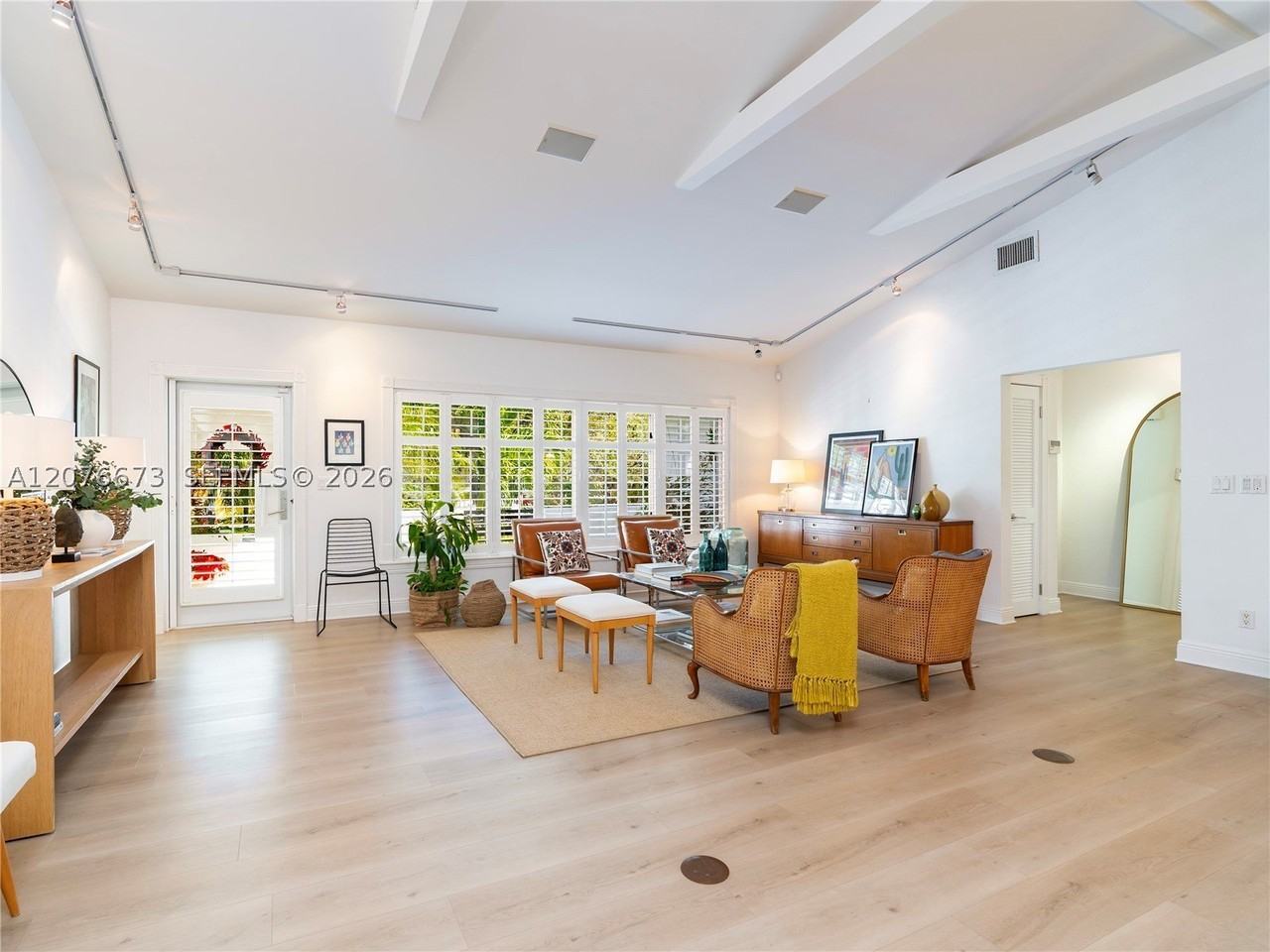 5510 San Vicente St - Photo 6 of 27