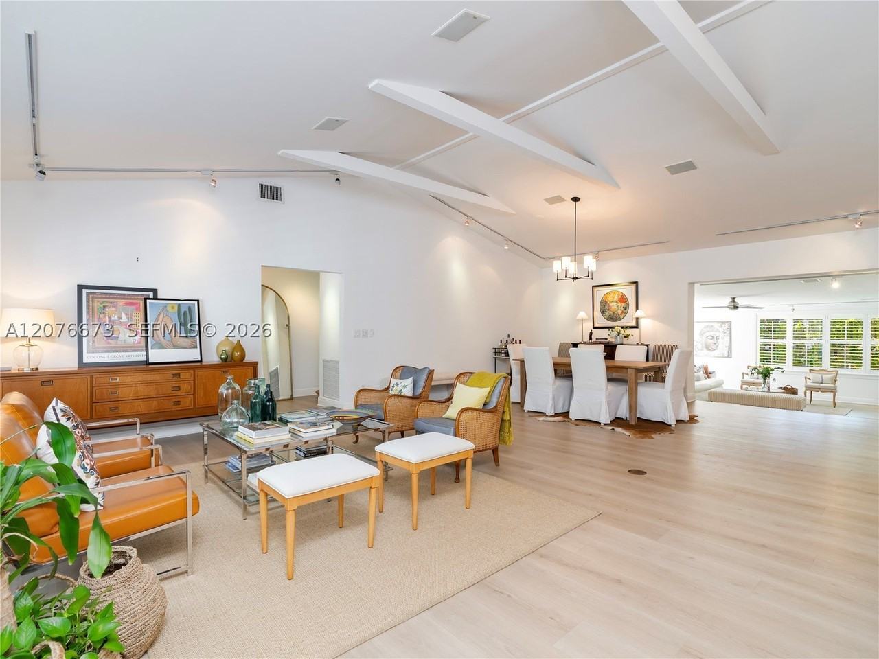 5510 San Vicente St - Photo 7 of 27