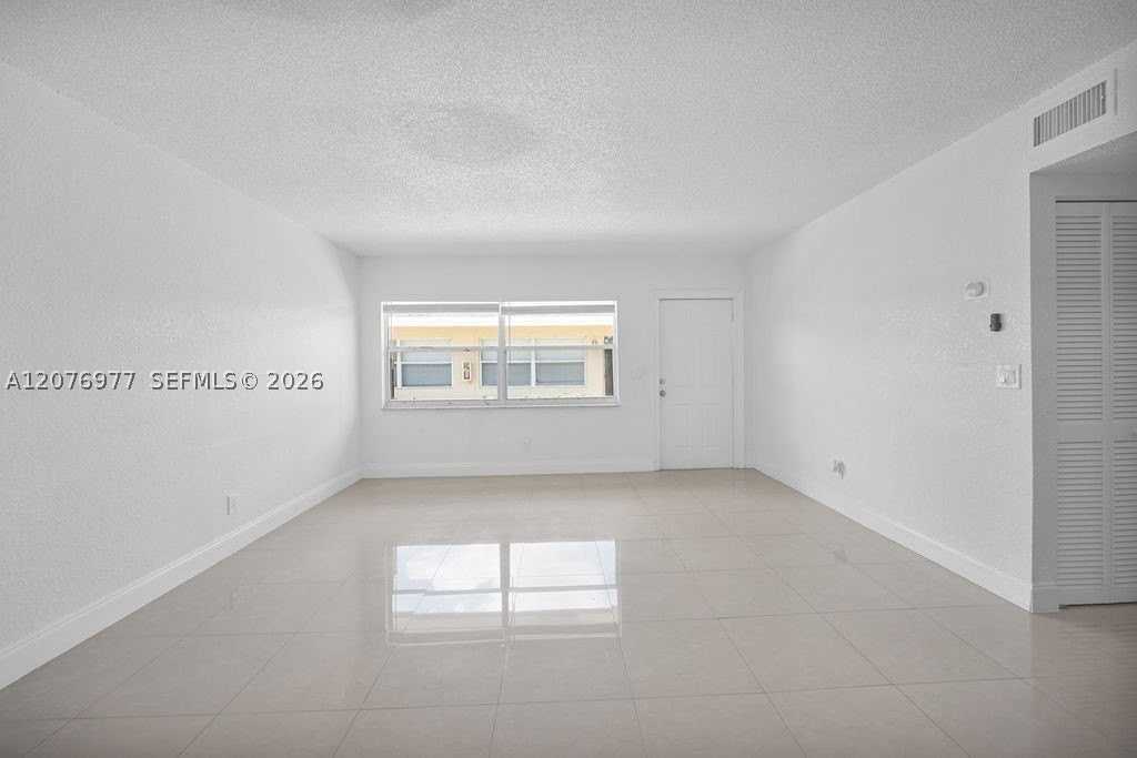 557 Kathy Ct - Photo 2 of 45