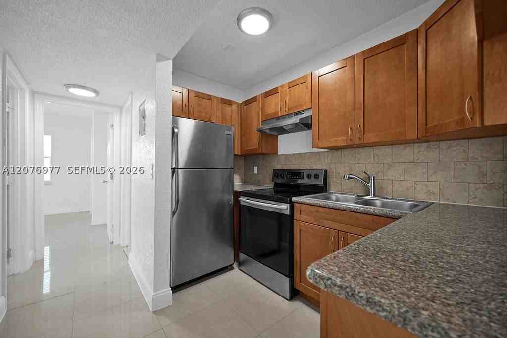 557 Kathy Ct - Photo 3 of 45