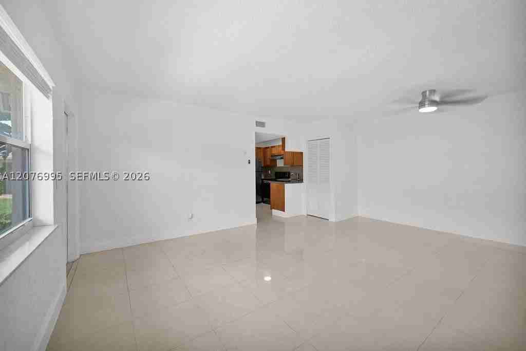 635 Kathy Ct - Photo 7 of 45