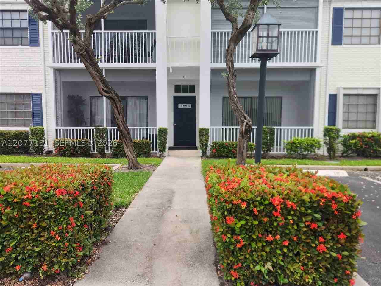 160 Cypress Club Dr #608 - Photo 3 of 25