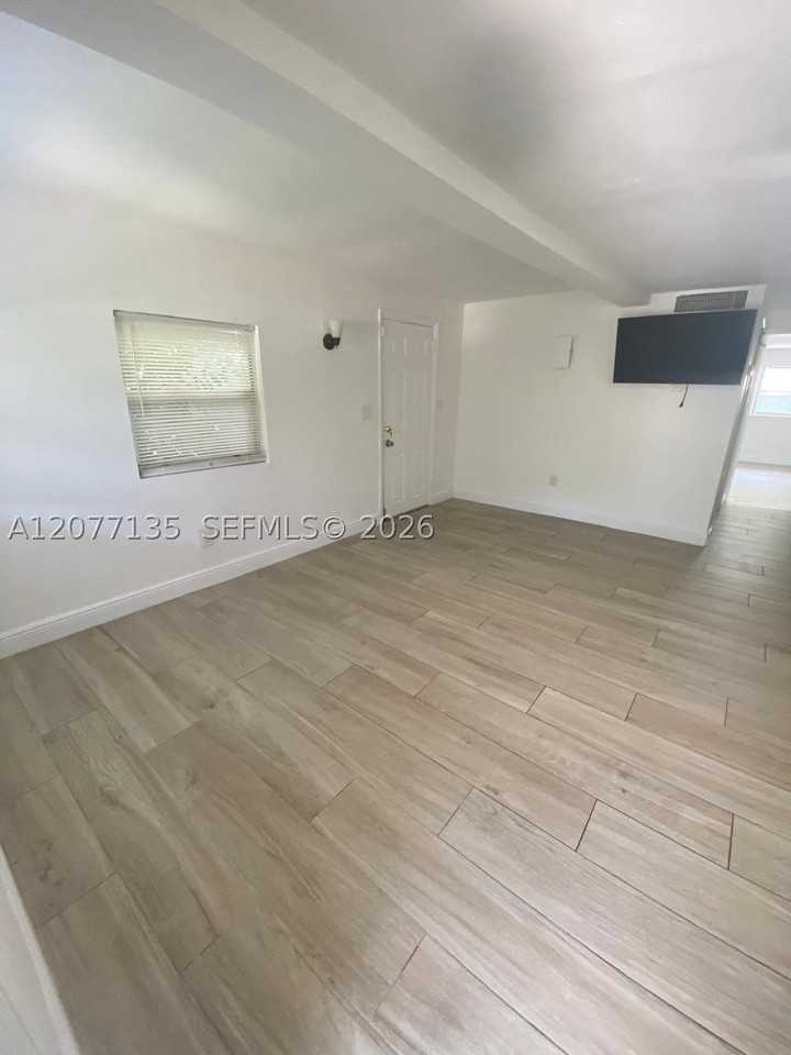 14920 Ne 10th Ave - Photo 5 of 8
