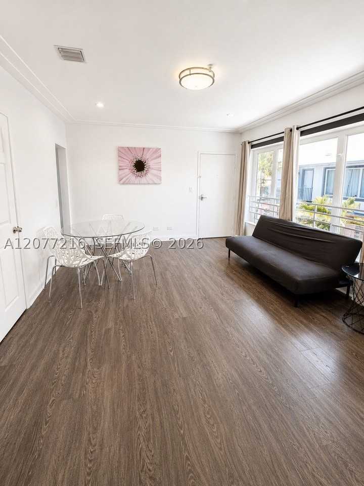 1538 Jefferson Ave #6 - Photo 4 of 16