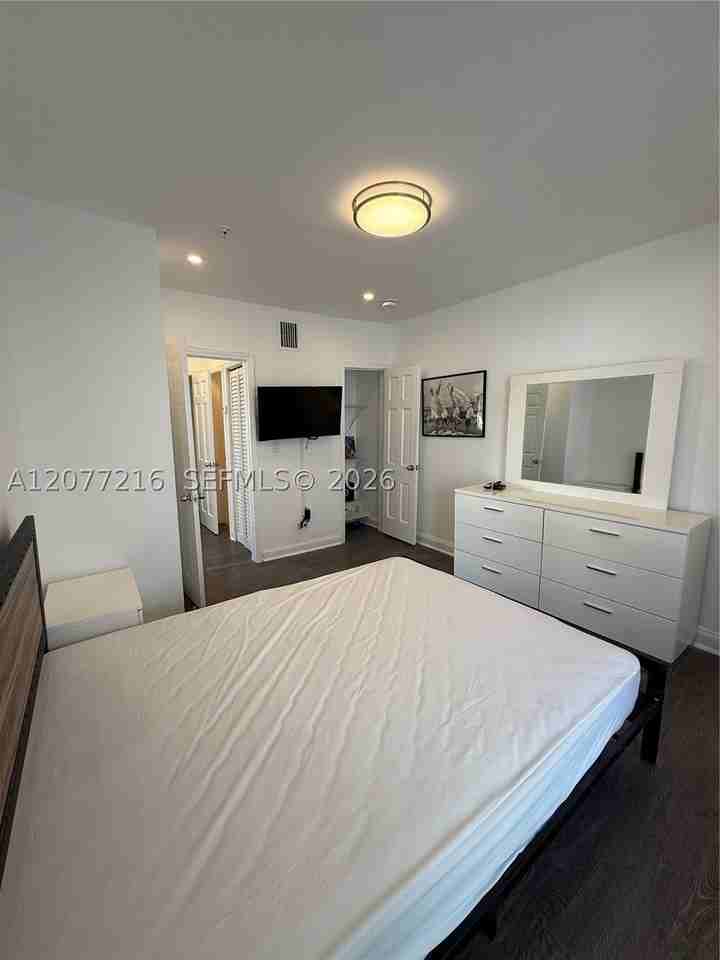 1538 Jefferson Ave #6 - Photo 6 of 16