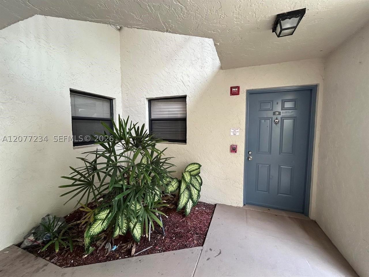 1525 Lake Crystal Dr #D - Photo 2 of 17
