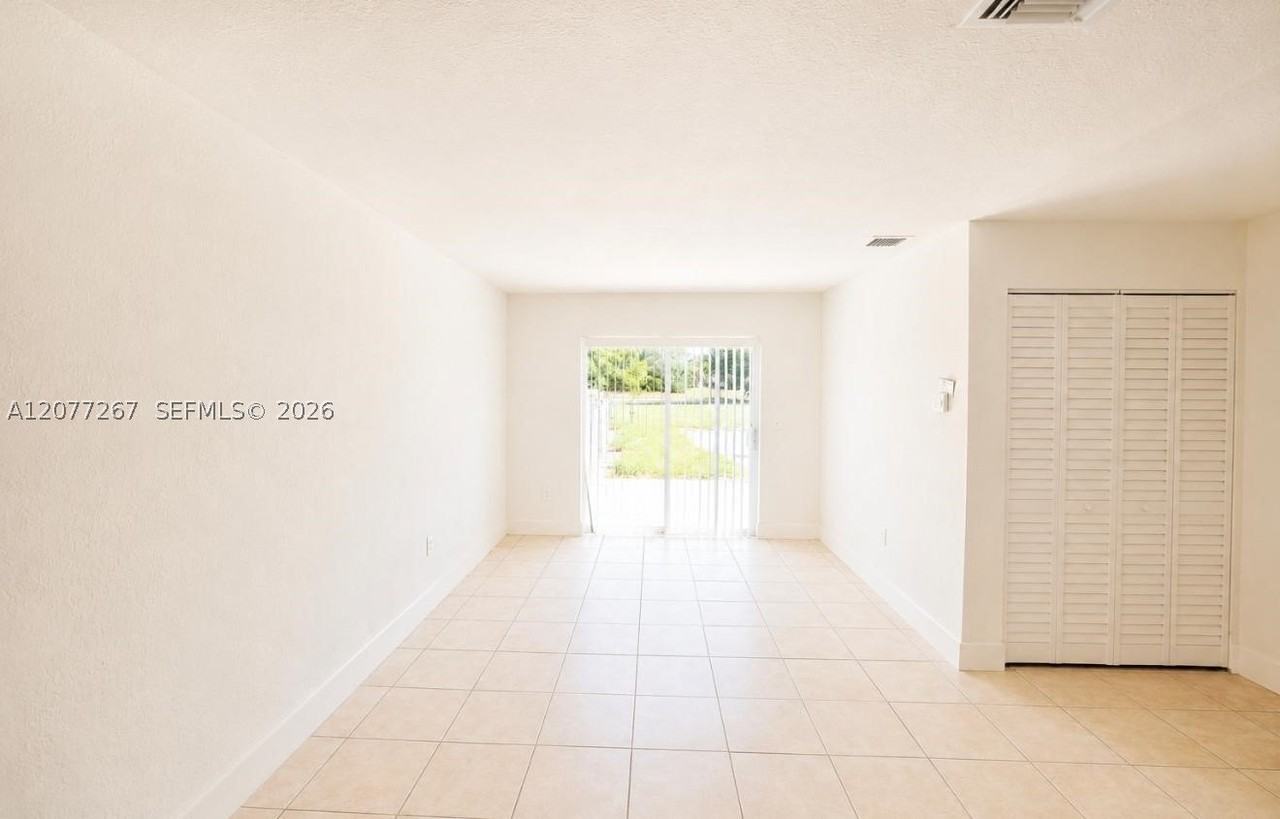 20674 Nw 38th Ave - Photo 4 of 15