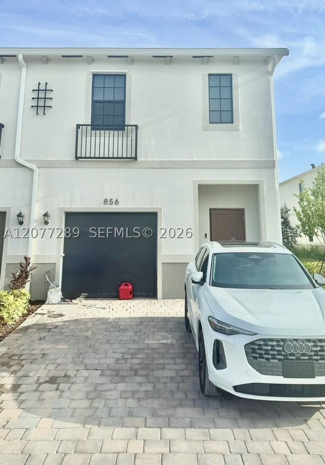856 Sw 11th Way