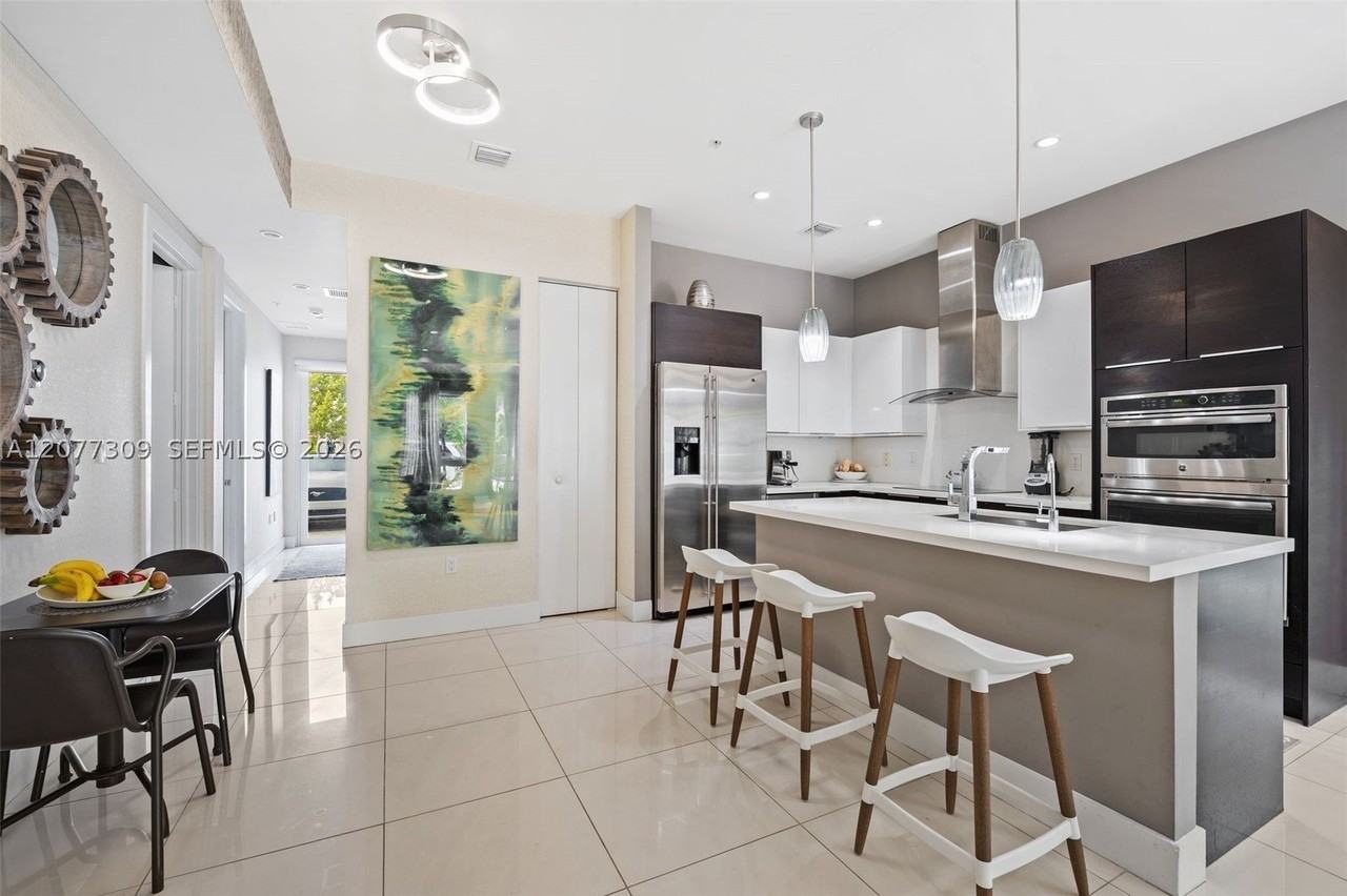 10305 Nw 63rd Ter #105 - Photo 5 of 34
