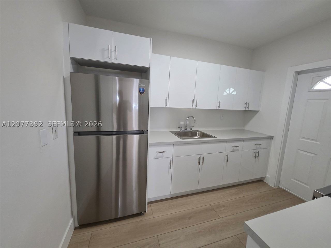 2326 Sw 9th St #1 - Photo 2 of 12