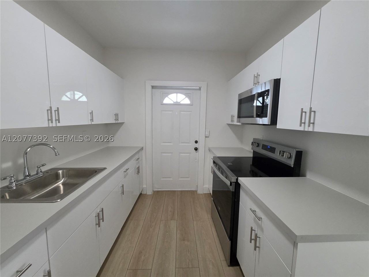 2326 Sw 9th St #1 - Photo 3 of 12