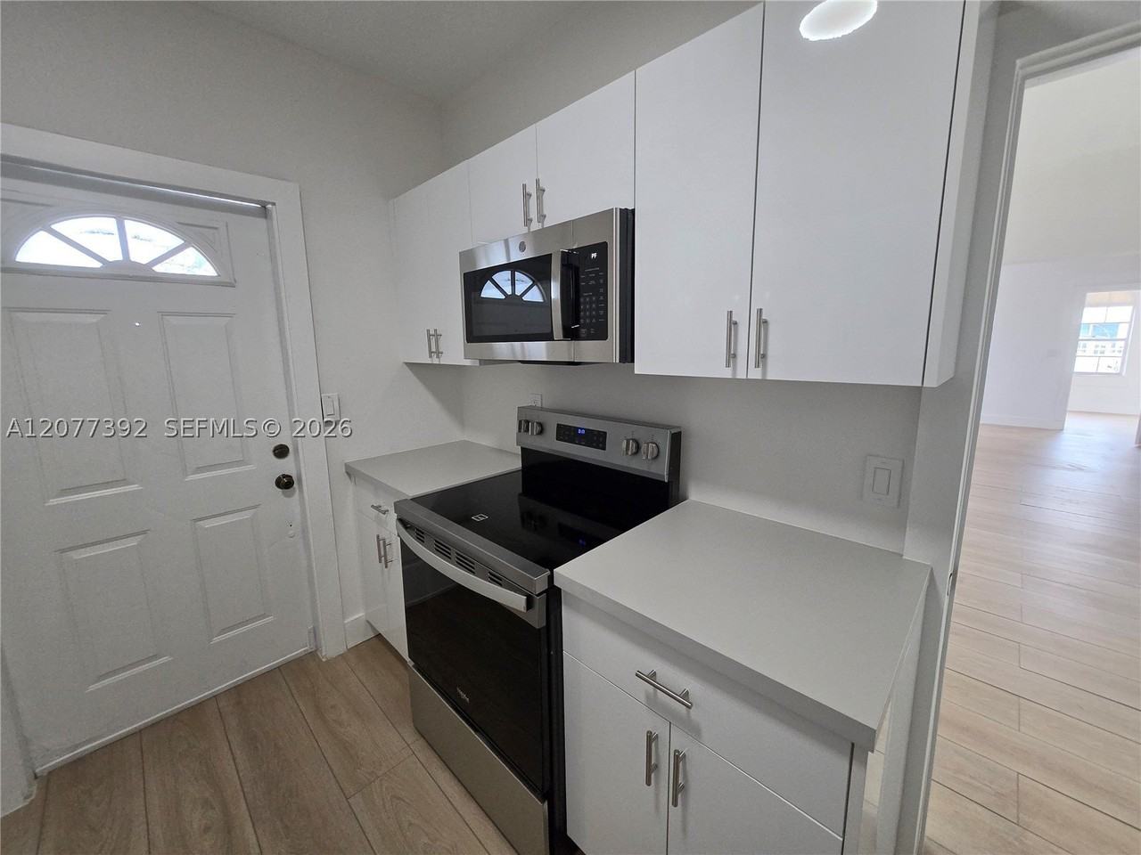 2326 Sw 9th St #1 - Photo 4 of 12