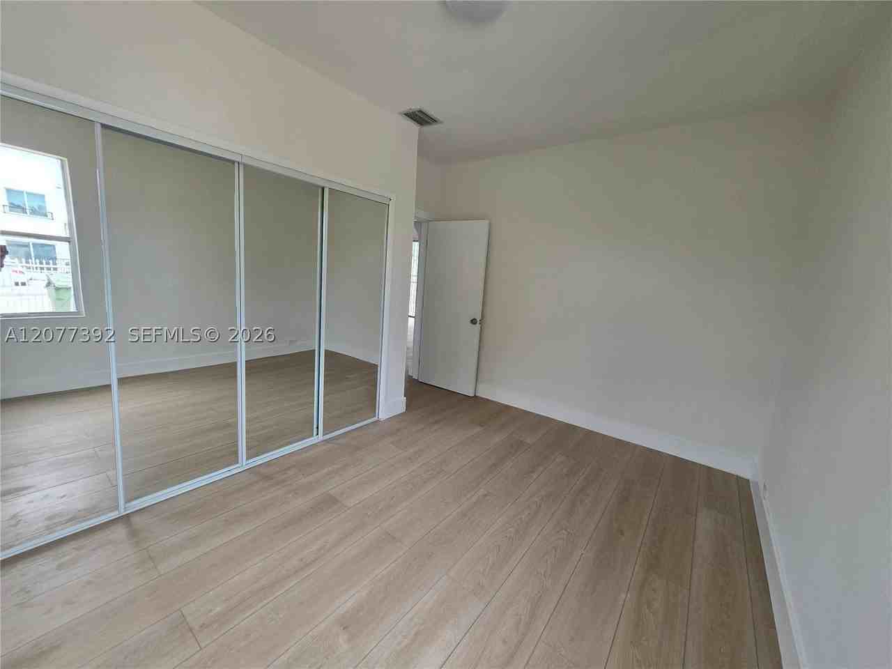 2326 Sw 9th St #1 - Photo 6 of 12