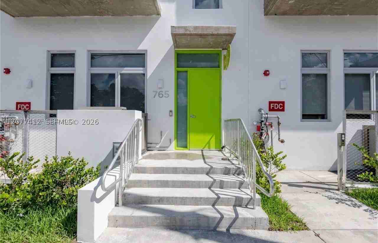 765 Nw 1st St #301 - Photo 2 of 13
