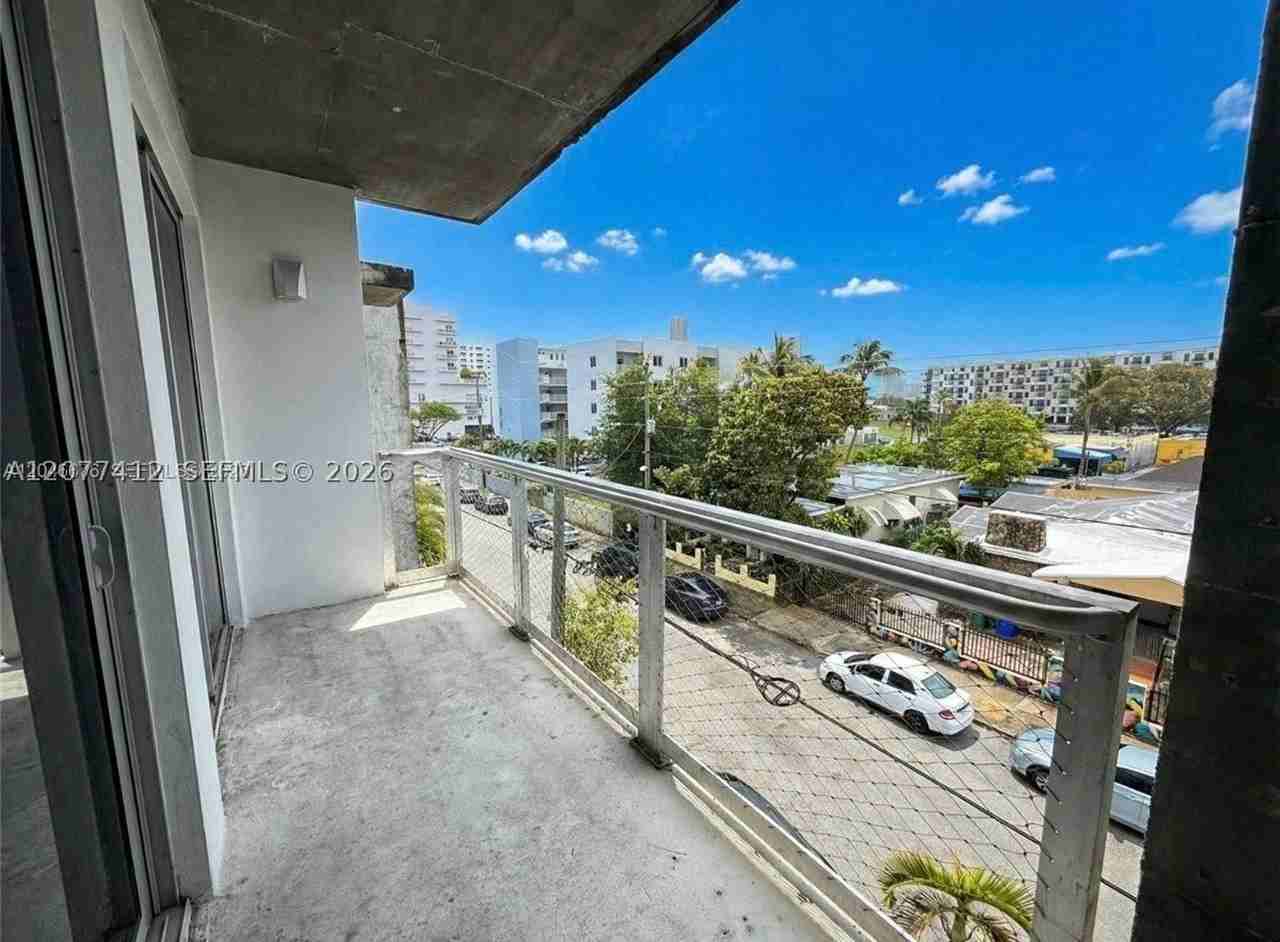 765 Nw 1st St #301 - Photo 5 of 13