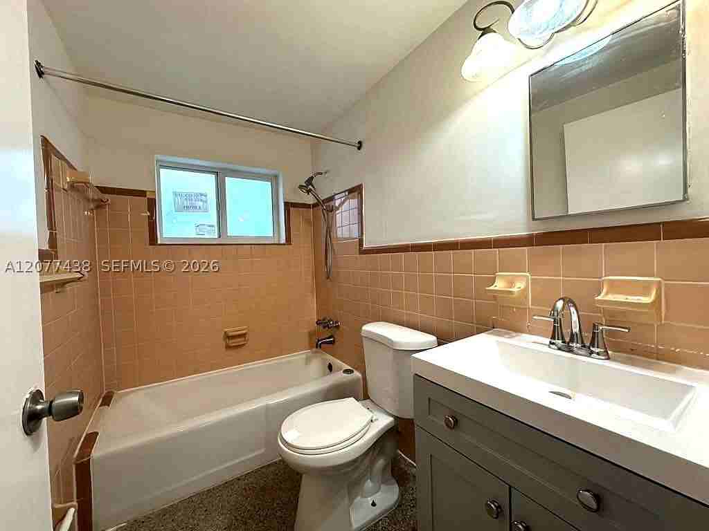 204 Nw 8th Ave #2 - Photo 7 of 7