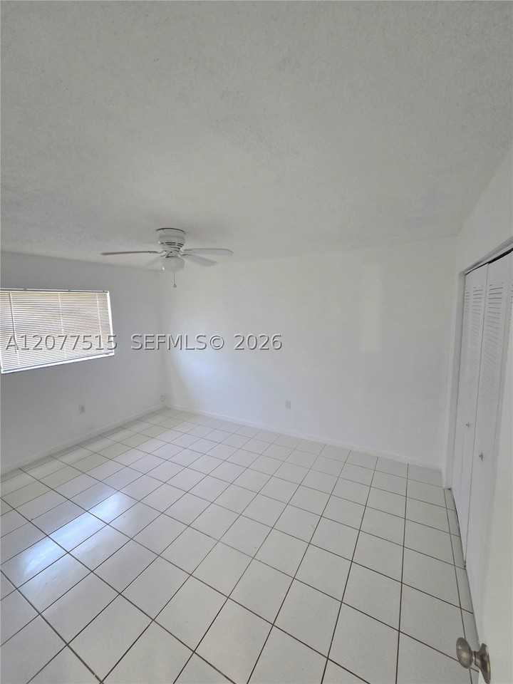 4030 Sw 61st Ave #8 - Photo 4 of 11