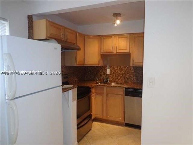 16851 Ne 21st Ave #7 - Photo 3 of 3
