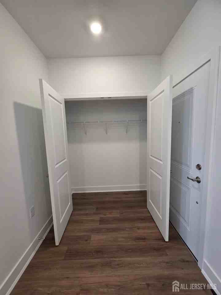 29212 Radford Ct - Photo 4 of 50