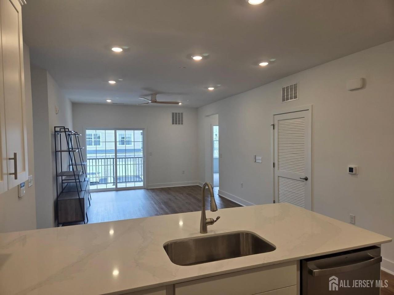 29212 Radford Ct - Photo 6 of 50