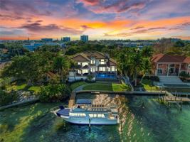 featured image of 14 N Washington Dr