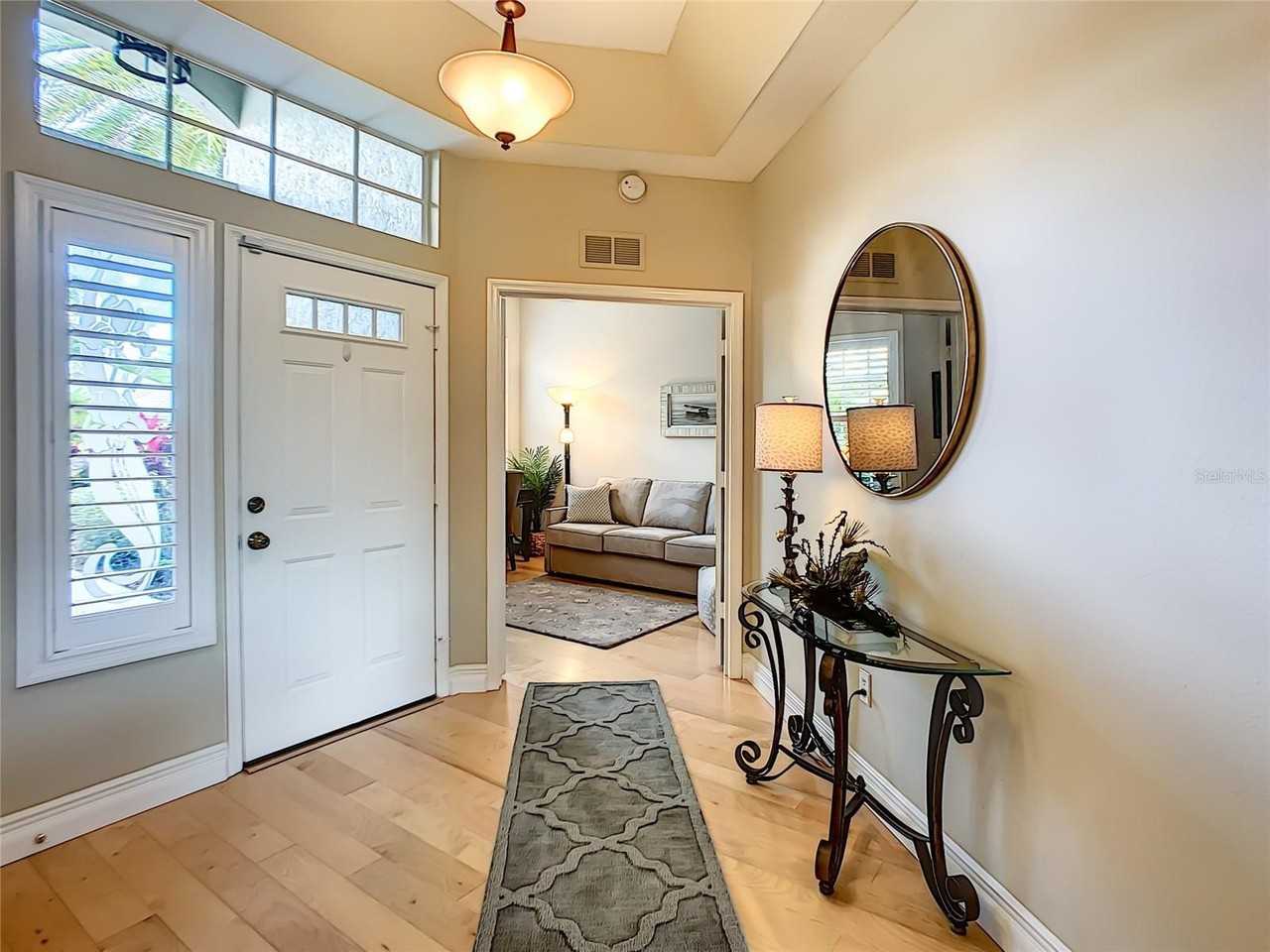 539 Fallbrook Dr - Photo 5 of 50