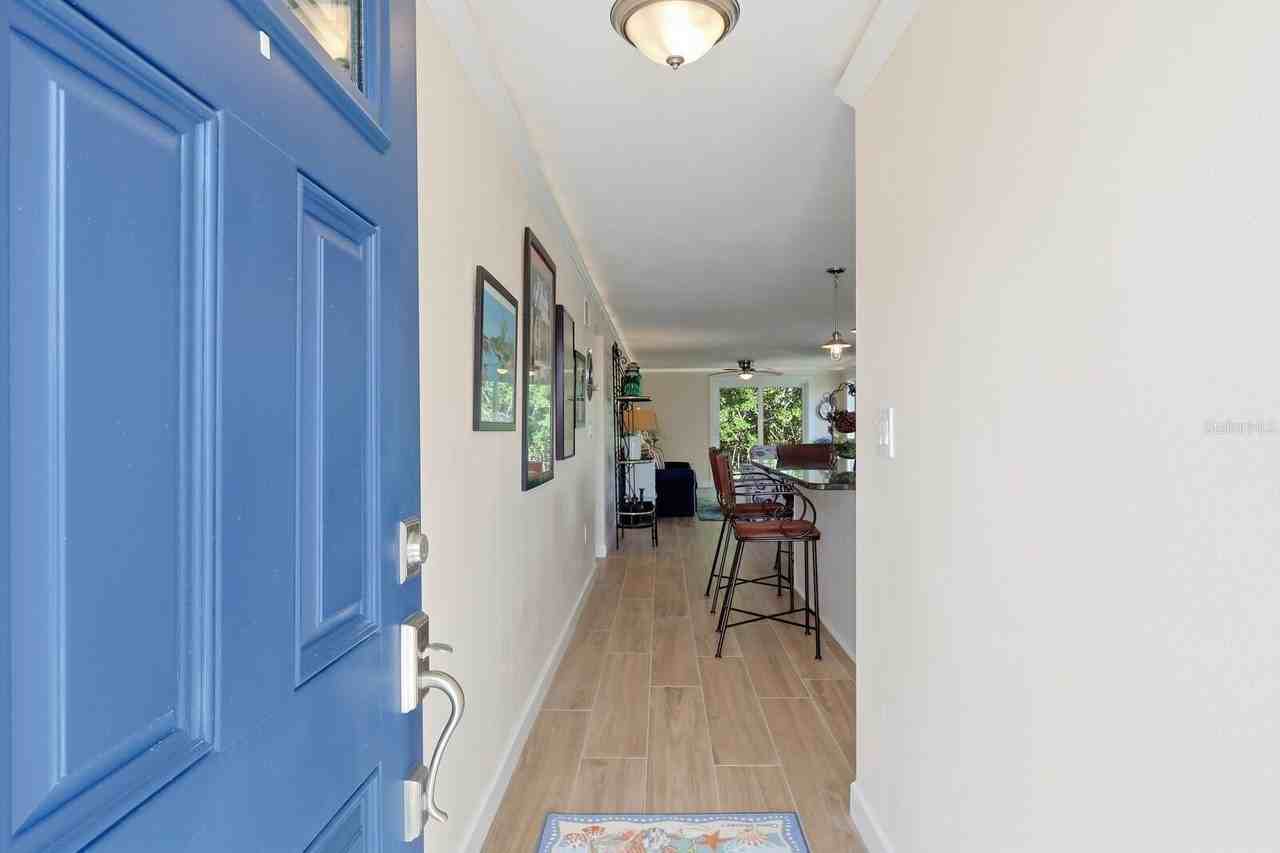 573 Spanish Dr N - Photo 2 of 40