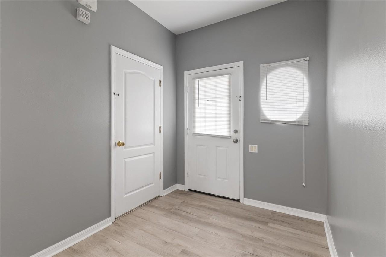 1147 Jonah Dr - Photo 5 of 32