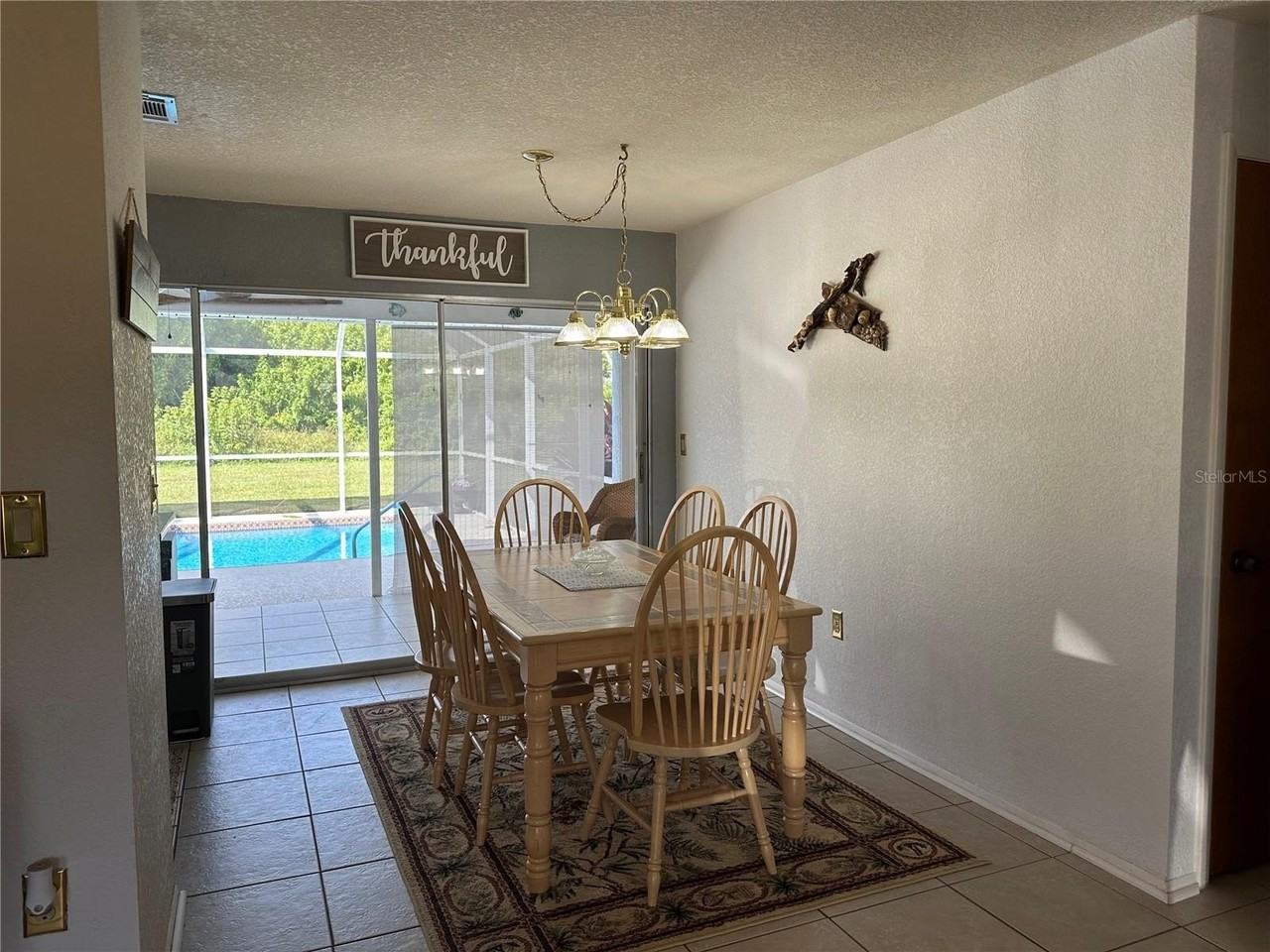18625 Alphonse Cir - Photo 4 of 21