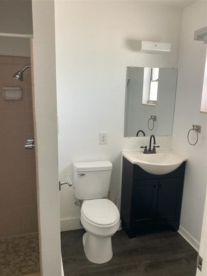 1401 E Alfred St #11 - Photo 3 of 6
