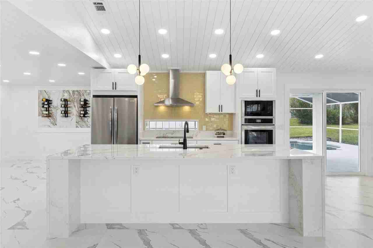 5424 Loma Vista Dr E - Photo 6 of 50