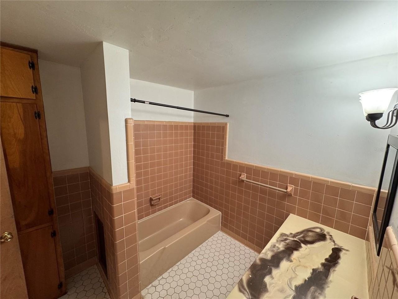 25 E St - Photo 6 of 15