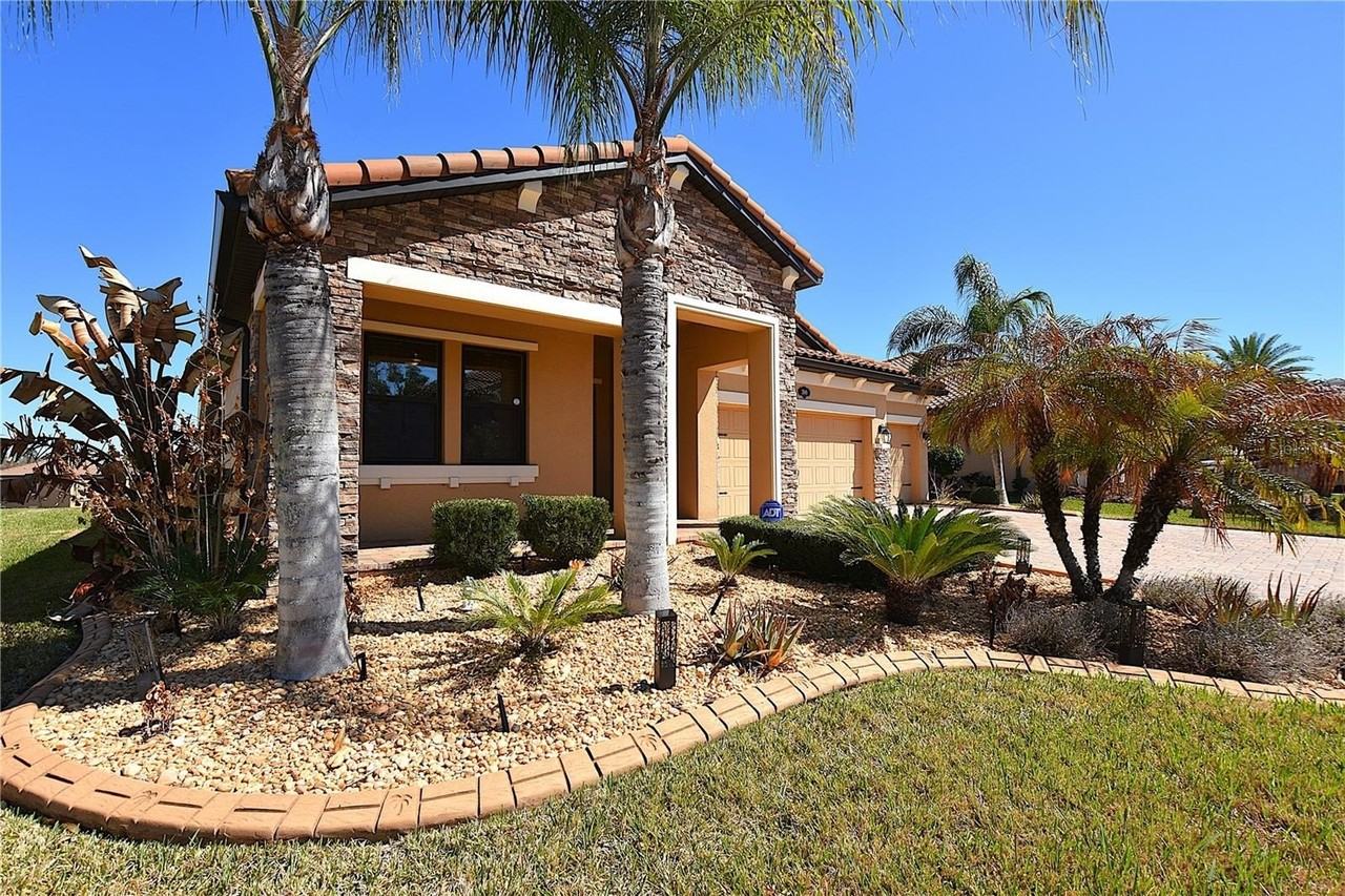 3949 Aquilla Dr - Photo 3 of 50