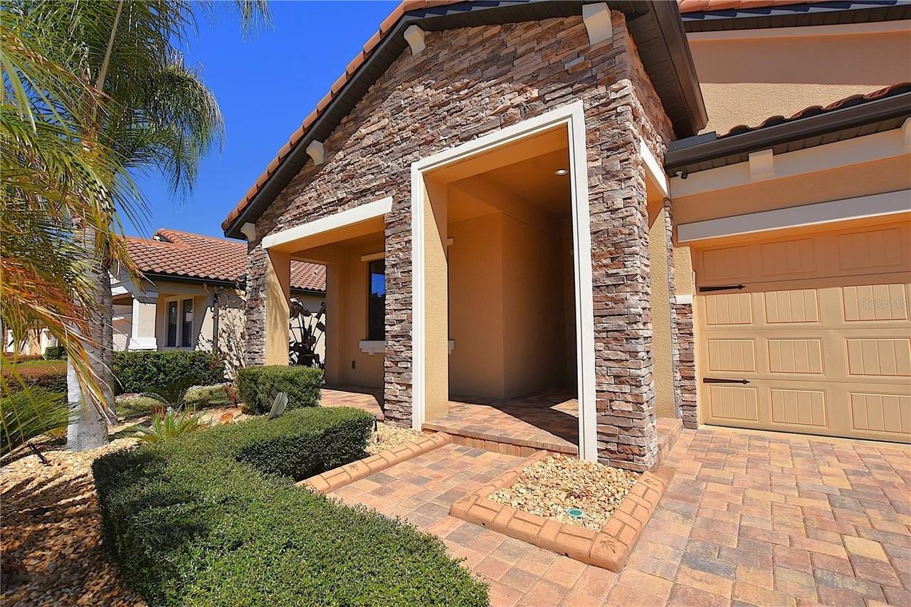 3949 Aquilla Dr - Photo 4 of 50