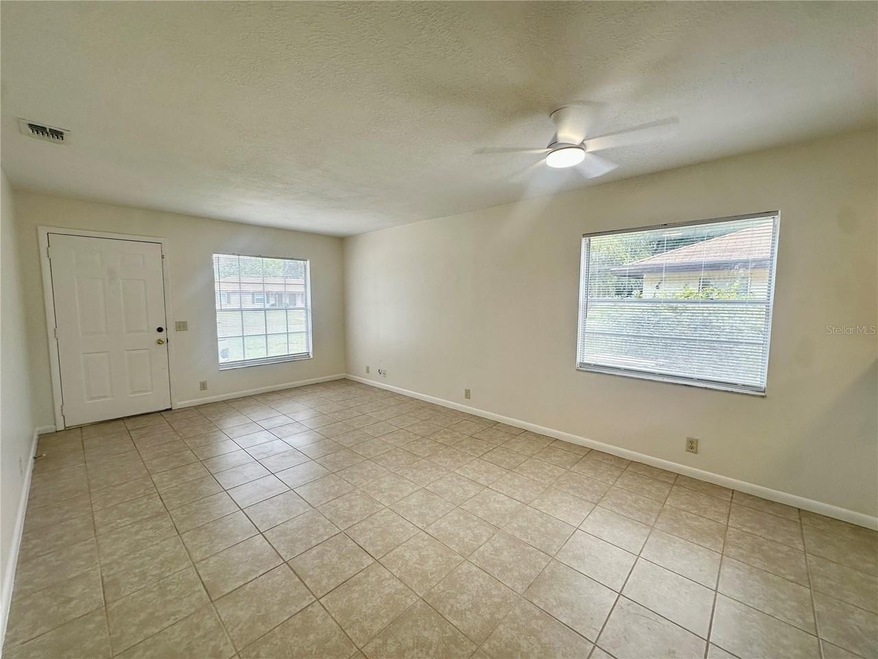 5638 Struthers Ct - Photo 5 of 21