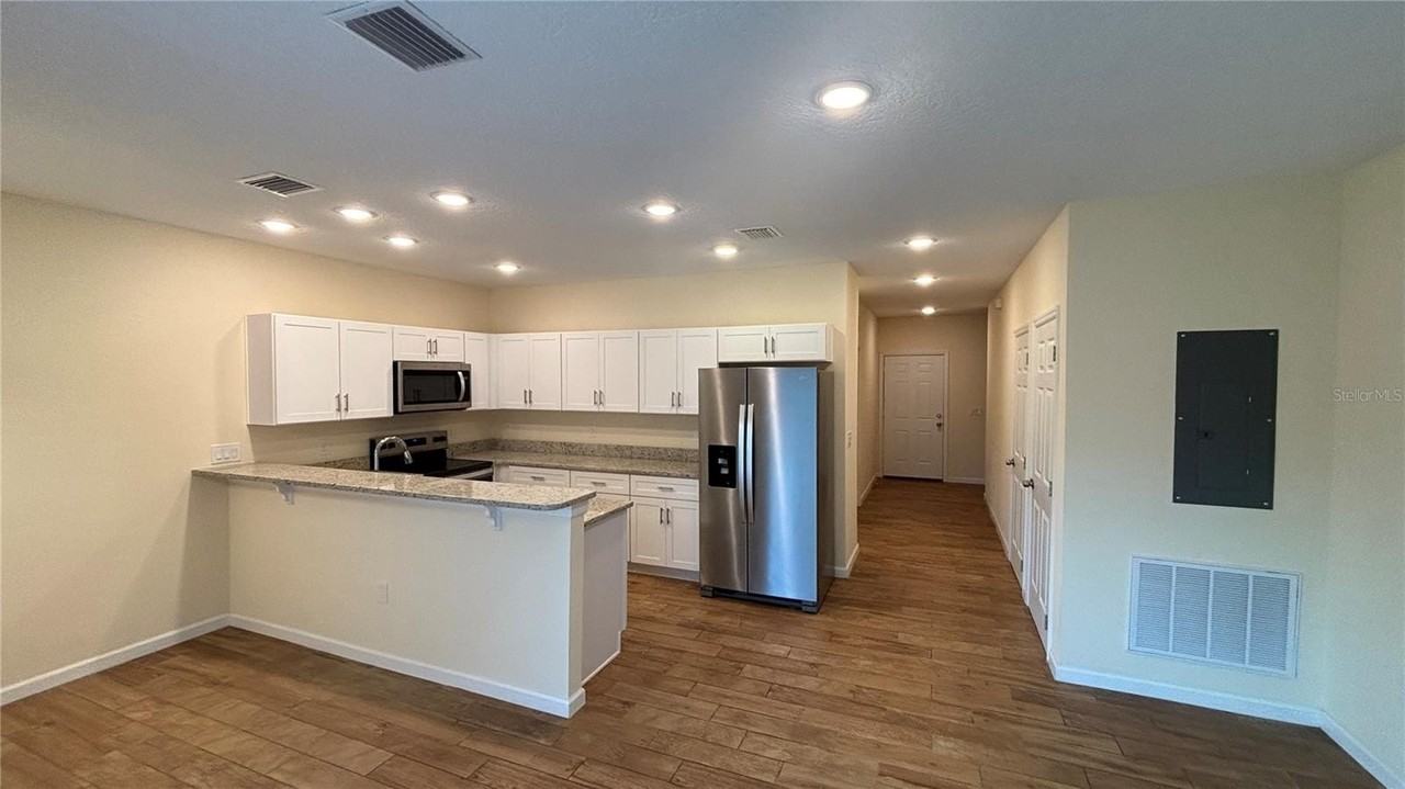 280 Gardner Ln #4 - Photo 3 of 28