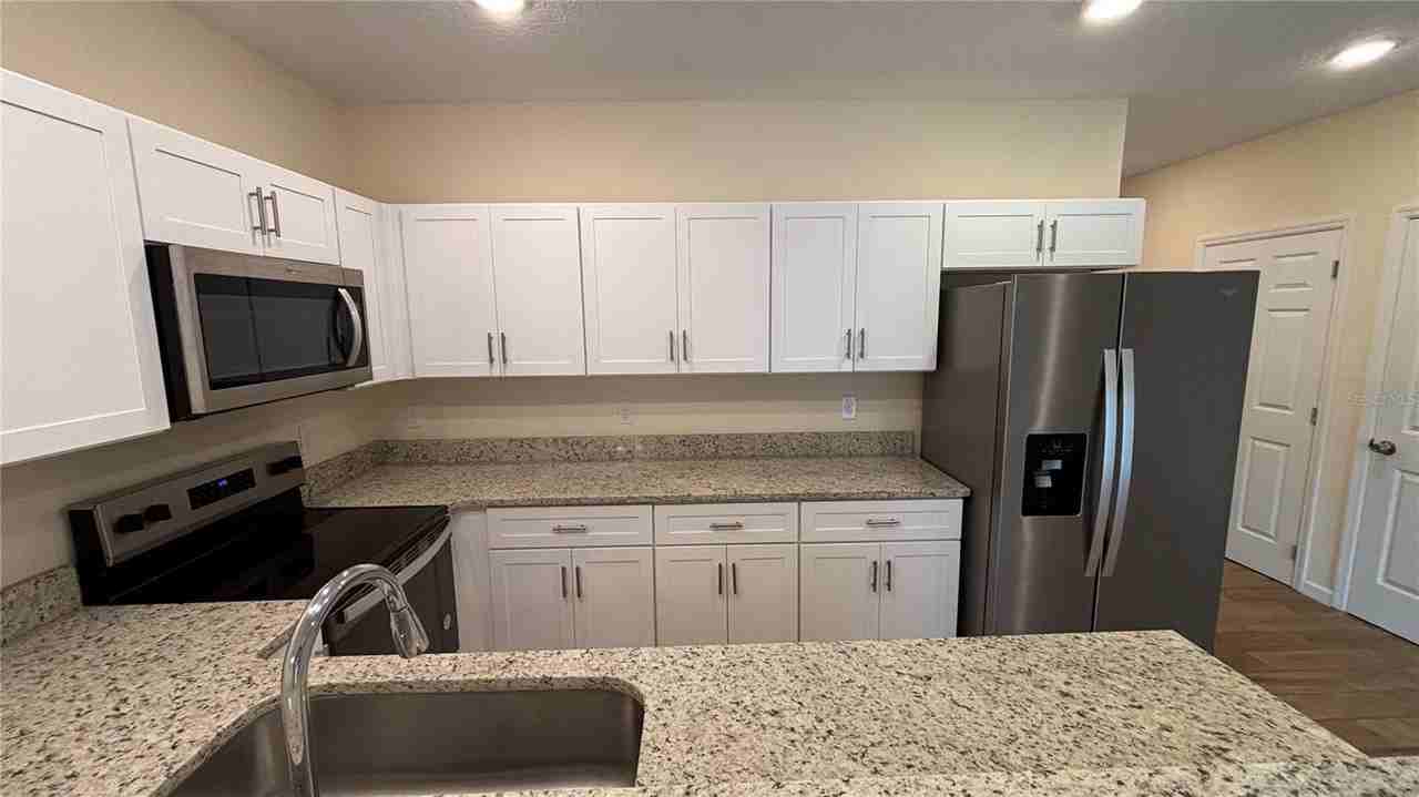 280 Gardner Ln #4 - Photo 5 of 28