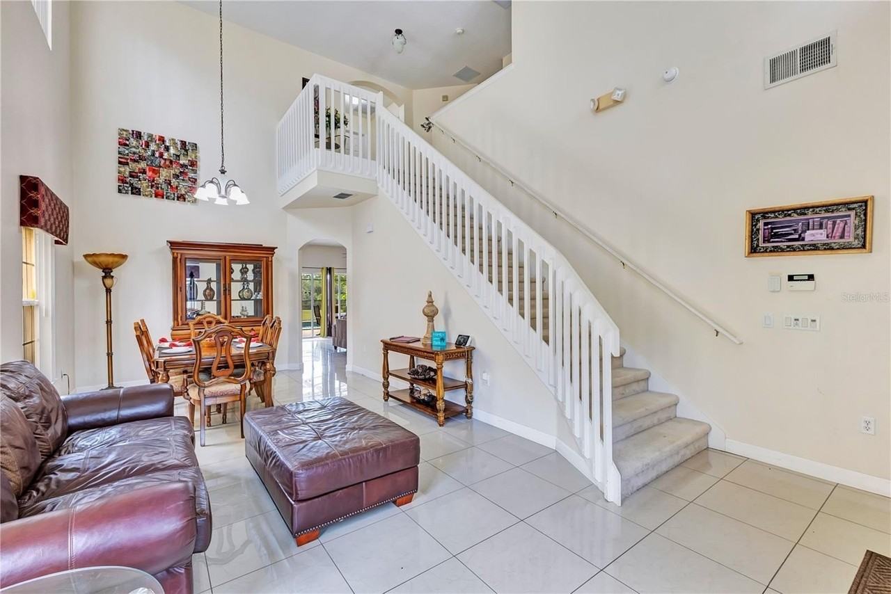 139 Moorgate Dr - Photo 3 of 50