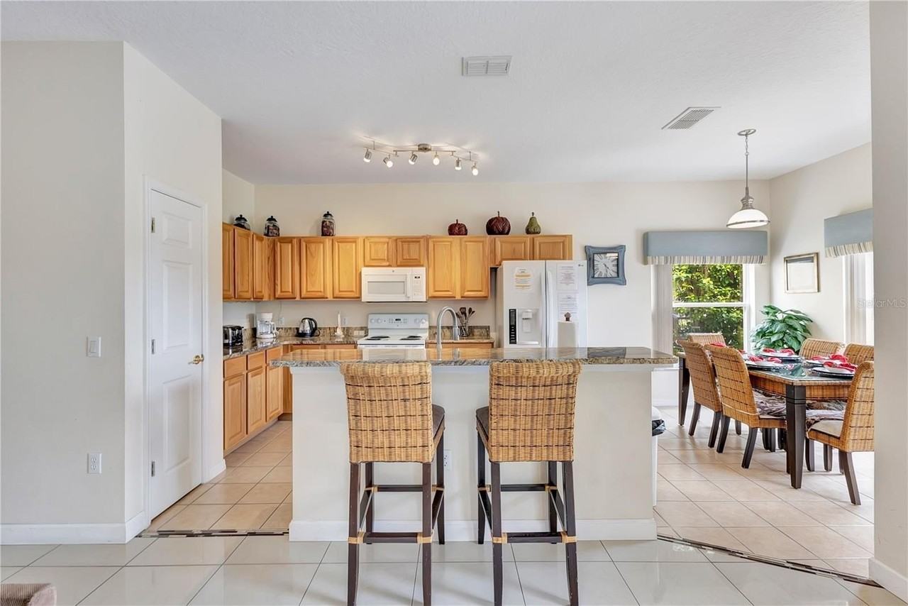 139 Moorgate Dr - Photo 6 of 50