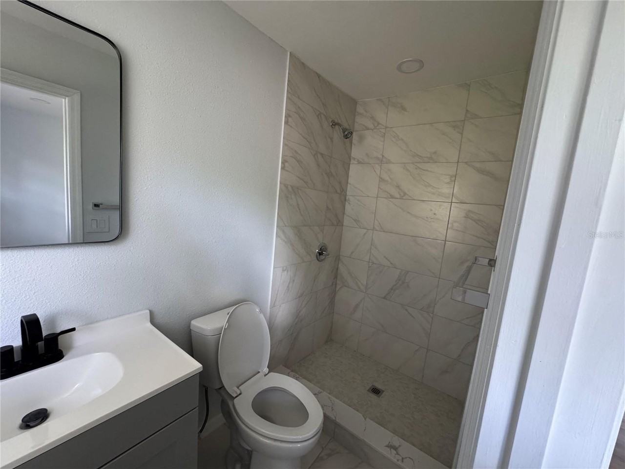 1407 Moselle Ave - Photo 7 of 10