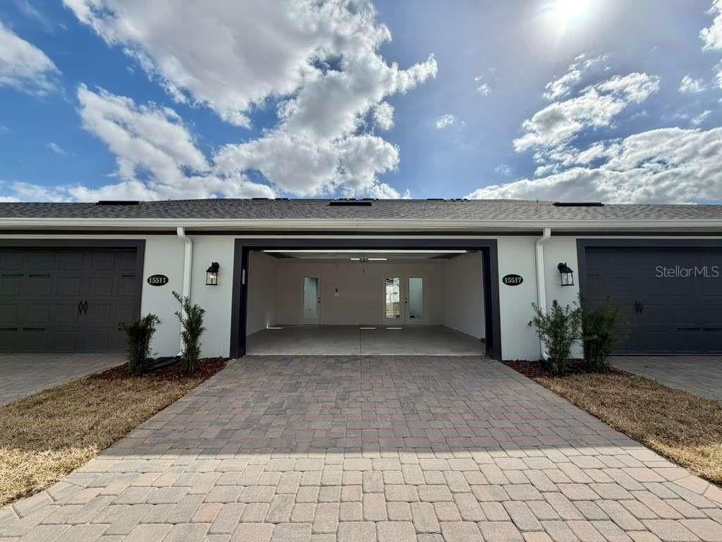 15517 Bay Bridge St - Photo 4 of 27