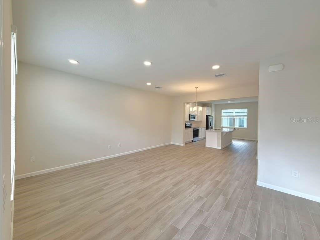 15517 Bay Bridge St - Photo 5 of 27
