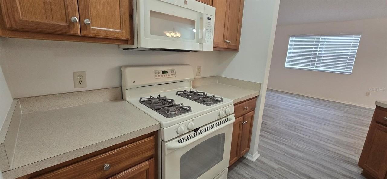 1009 Ridgeville Rd - Photo 5 of 16