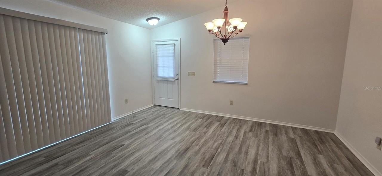 1009 Ridgeville Rd - Photo 7 of 16